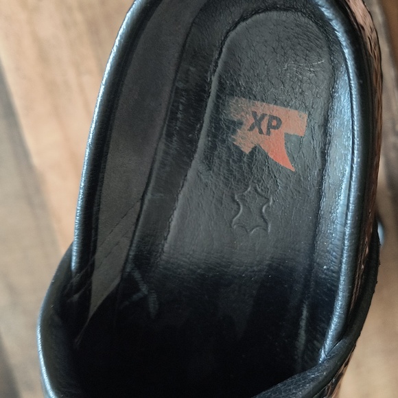 Dansko Snake Print Slip On Clogs Black And Silver Sz 38 7.5-8 Women - Picture 14 of 16